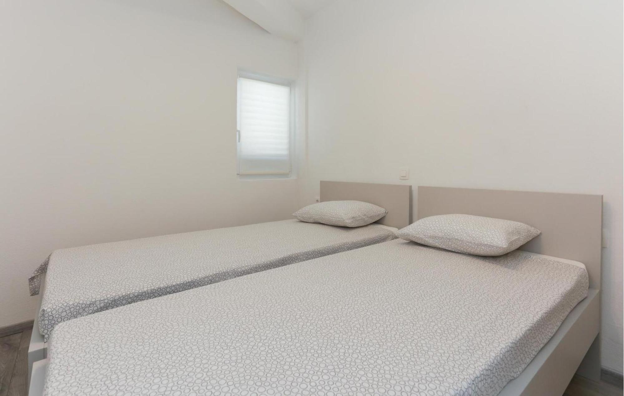 Cozy Apartment In Solin With Kitchen Экстерьер фото